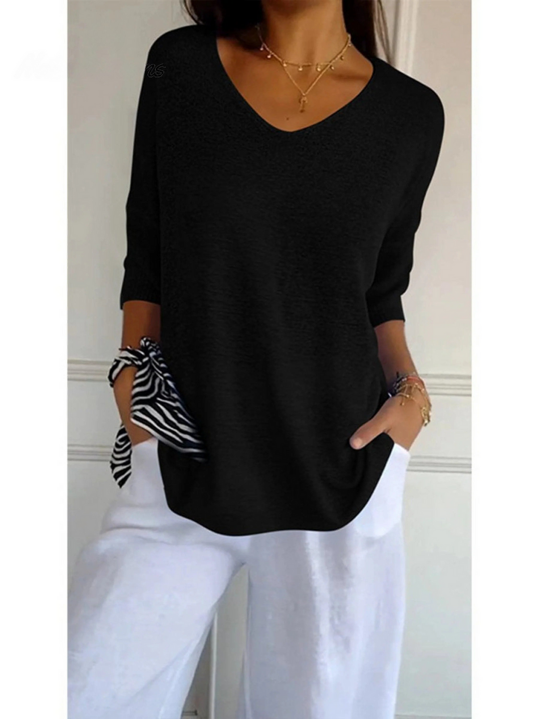 Clara – Women’s Knitted V-Neck Sleeve Top