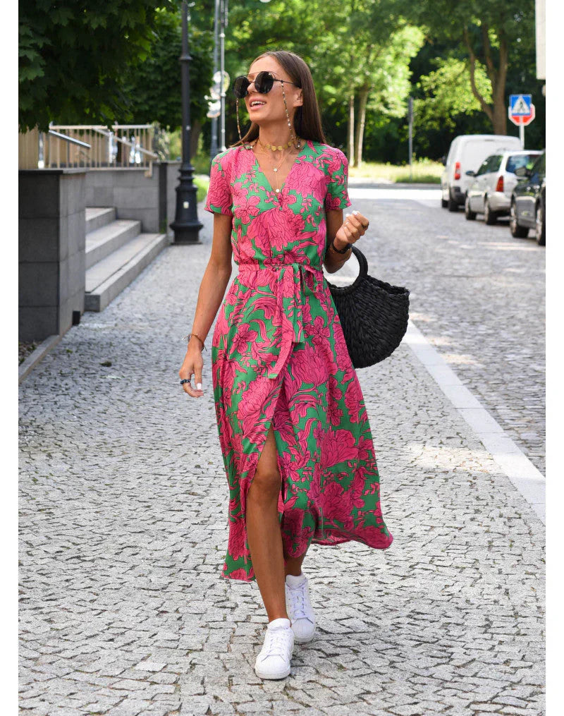 Suzanne – Elegant V-Neck Dress