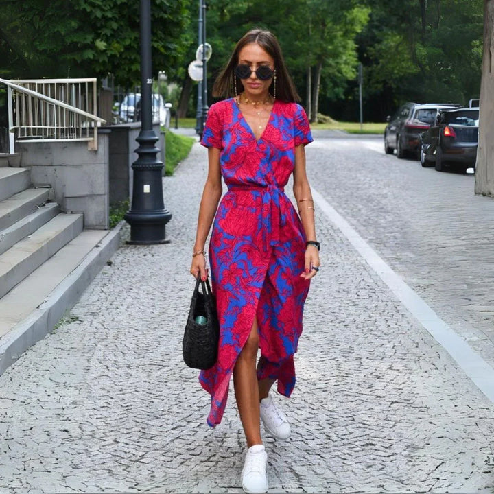 Suzanne – Elegant V-Neck Dress