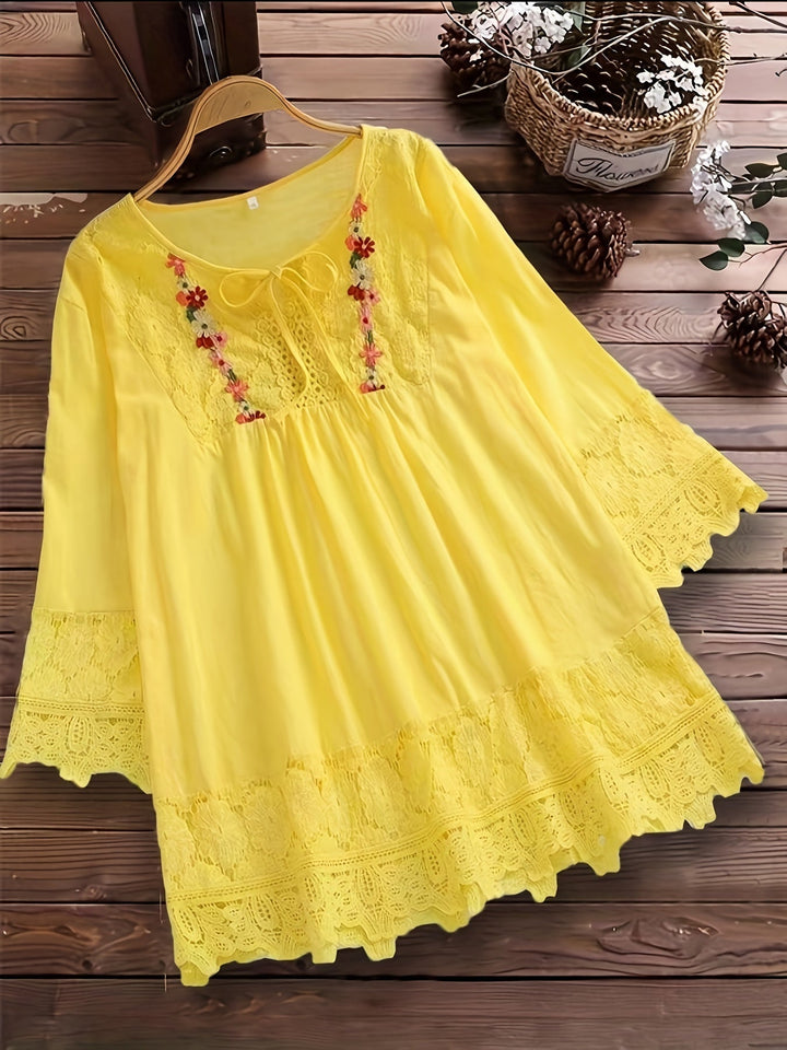 Monique – Lace Elegance Blouse