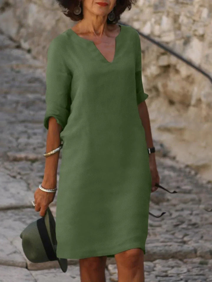 Saoirse – Flattering V-Neck Dress